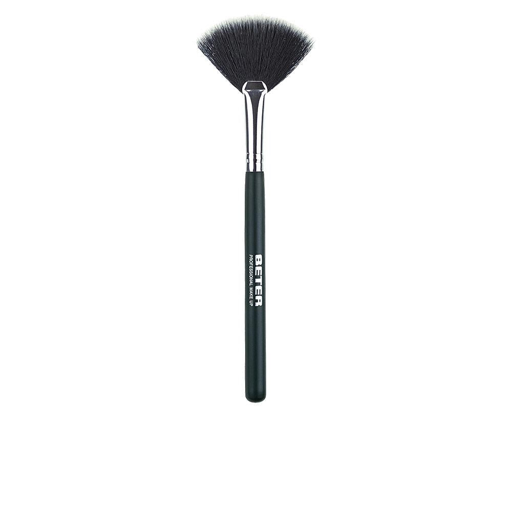 Beter Brocha Maquillaje Fan Makeup Brush In Synthetic Fiber Flawless Application